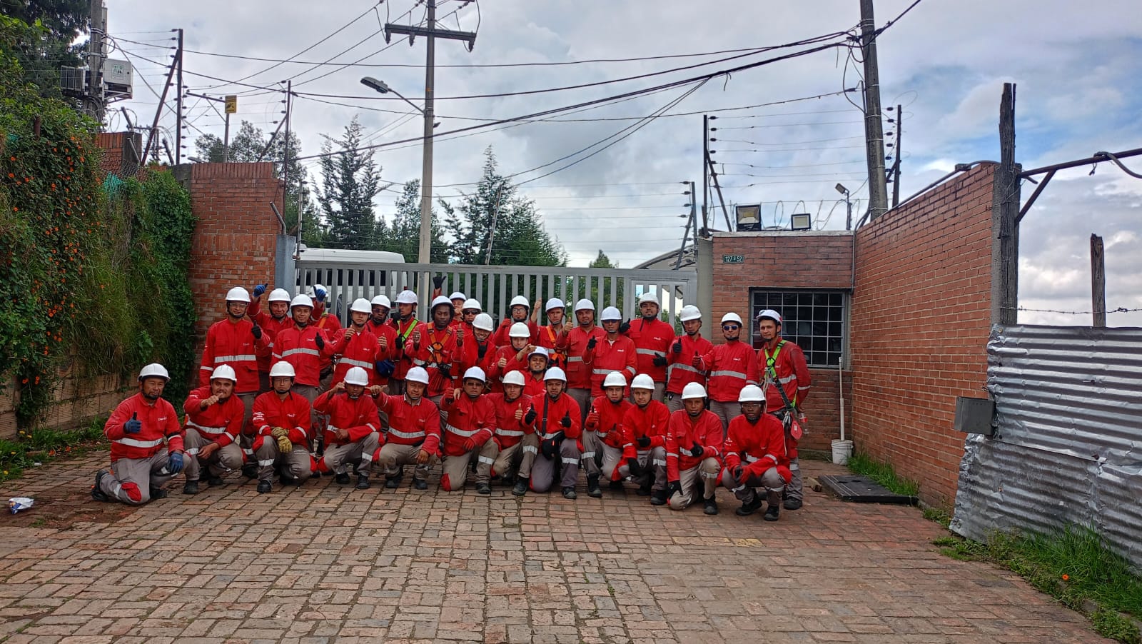 Equipo de Techcom Services en campo