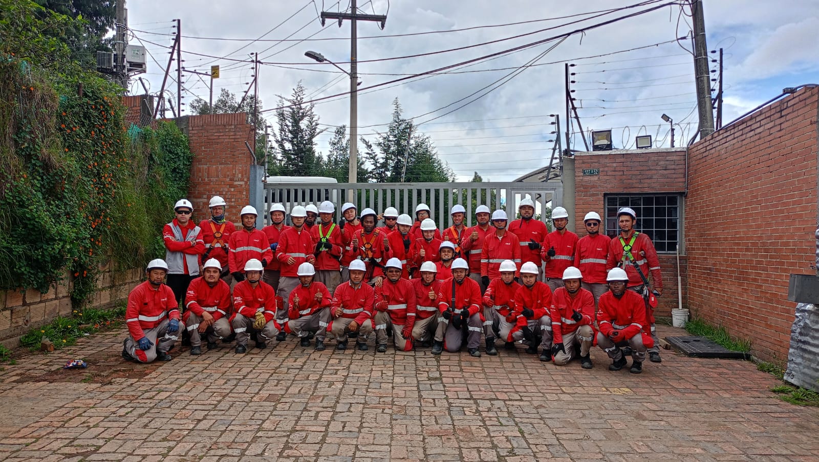 Equipo de Techcom Services en campo